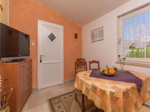  Two-Bedroom Apartment in Posedarje in Posedarje