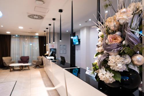 Előcsarnok, New City Hotel & Restaurant Nis in Nyis