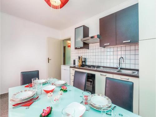  Two-Bedroom Apartment in Cesarica in Cesarica