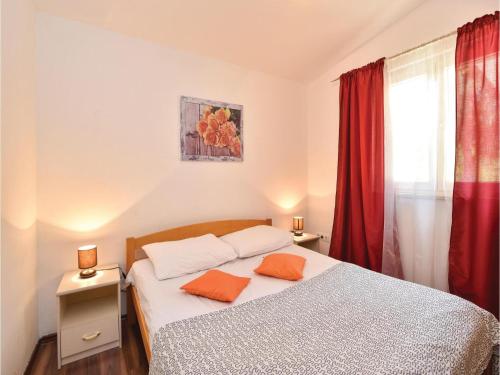  Three-Bedroom Apartment in Primorski Dolac in Primorski Dolac