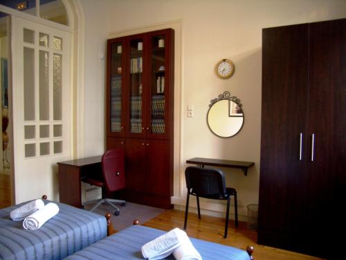  Neoclassical Glamour in Chania