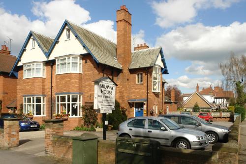 Midway Guest House - image 11