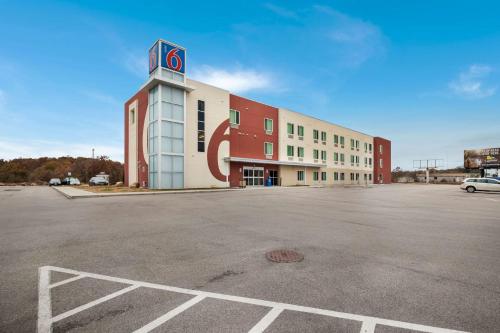 Motel 6-Poplar Bluff, MO