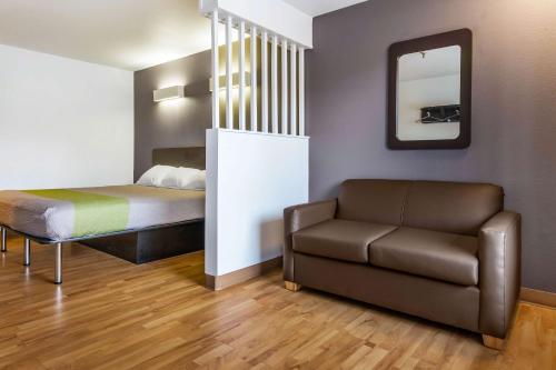 Studio 6-Alexandria, LA Studio 6 Alexandria is perfectly located for both business and leisure guests in Alexandria (LA). Featuring a satisfying list of amenities, guests will find their stay at the property a comfortable on
