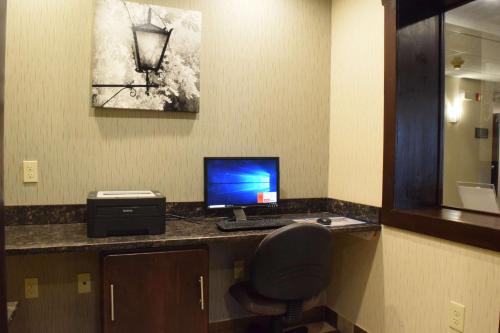 Best Western Crown Inn & Suites - Batavia