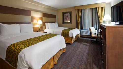 2 queen beds