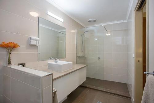 Comfort Inn Warrnambool International Room Type - Deluxe King Room