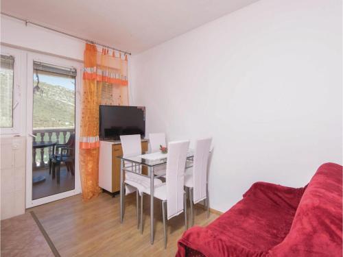  Two-Bedroom Apartment in Zuljana in Žuljana