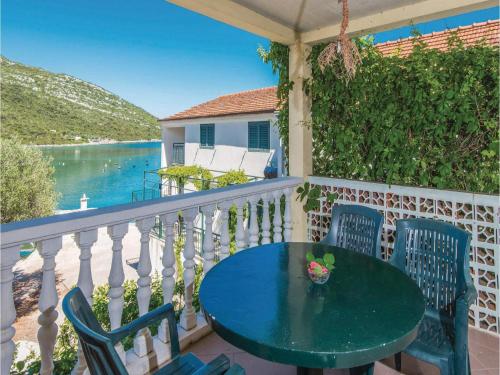  Two-Bedroom Apartment in Zuljana, Unterkunft in Žuljana