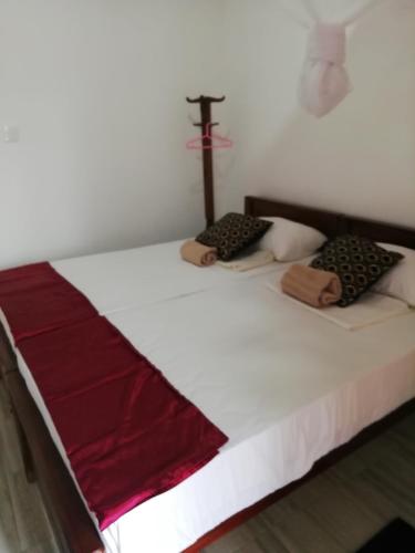 Deluxe Double Room with Balcony image 3