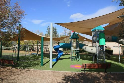 兒童遊樂場, 埃特納什納阿菲克基布茲酒店 (Etnachta Afik Kibbutz Hotel) in 戈蘭高地