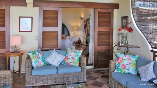 Fantastic spacious beachfront VILLAVACANCES - Tap to explore photos