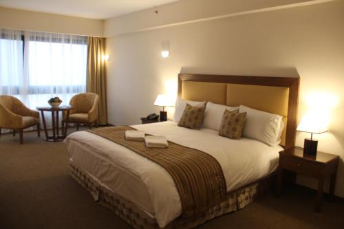 room detail thumbnail 2