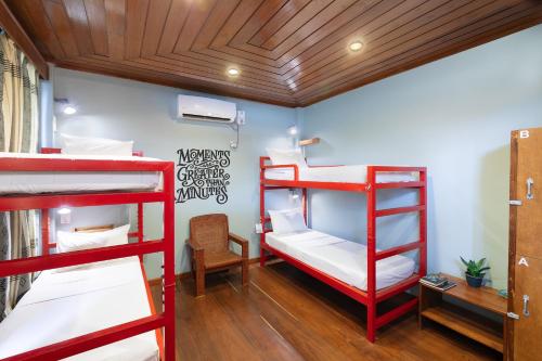 Bed in 4-Bed Mixed Dormitory Room image 3
