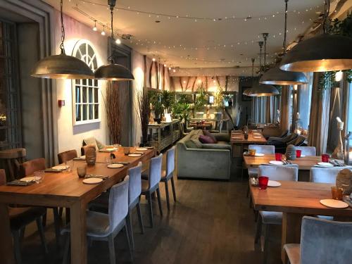 مطعم, Eden Hotel, Apartments and Chalet Chamonix Les Praz in ليه جاودينايس