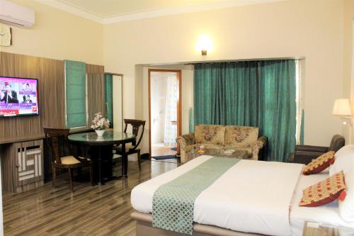 Star Guest House - image 7