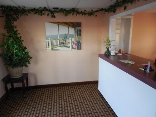 River Heights Motel - image 12