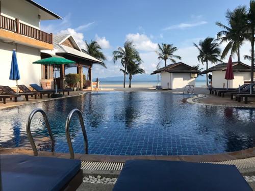 Main image of Mac's Bay Resort