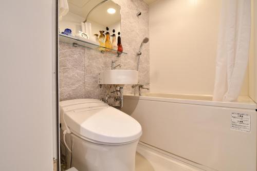 Standard Double Room image 3