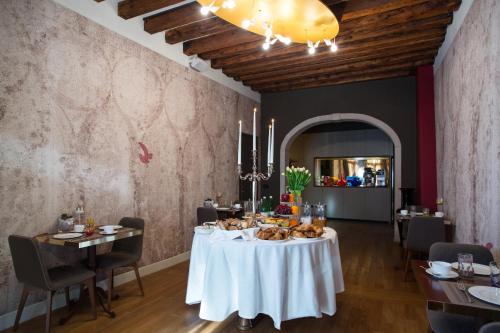 Riva del Vin - BOUTIQUE HOTEL - image 3