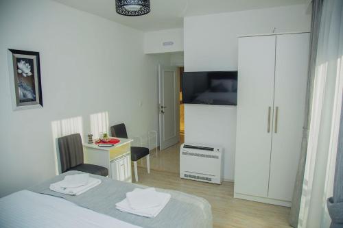 Mark's Palace - image 7
