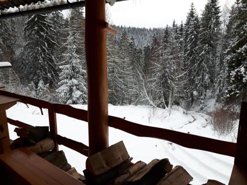 Bacówka w sercu gór - dom z bali w Gorcach Bacówka w sercu gór - dom z bali w Gorcach