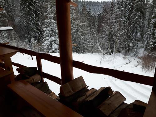 Bacówka w sercu gór - dom z bali w Gorcach Bacówka w sercu gór - dom z bali w Gorcach