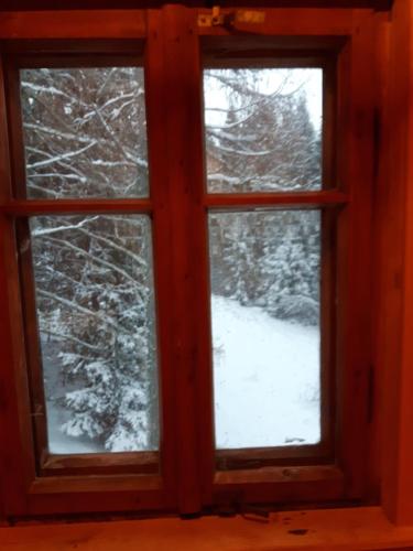 Bacówka w sercu gór - dom z bali w Gorcach Bacówka w sercu gór - dom z bali w Gorcach