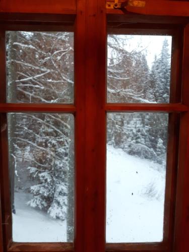 Bacówka w sercu gór - dom z bali w Gorcach Bacówka w sercu gór - dom z bali w Gorcach