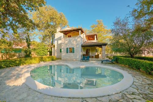  Villa Capo, Unterkunft in Bašići