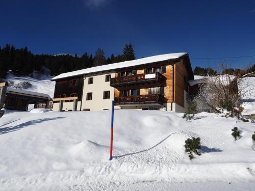  Tgantieni sot - Haus mit Herz, Pension in Lenzerheide/Lai bei Almens