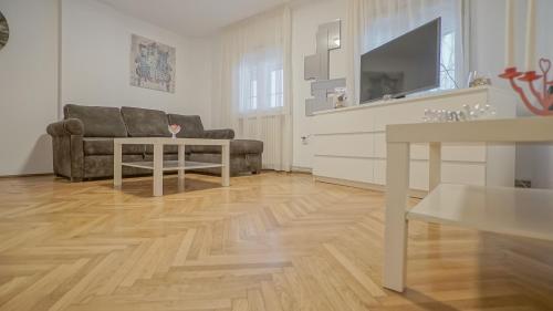 CN2i Luxury Accommodation/Matei Millo