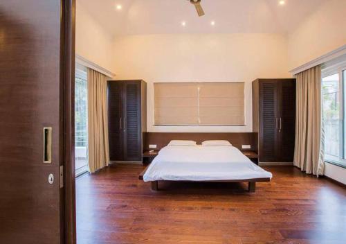 StayVista at Villa Esencia with Pvt Pool & Gym in North Goa