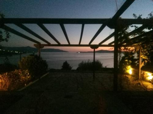  GREECE EVIA ISLAND - Beachfront villa in Diliso