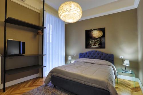 PORTO 53, Naples