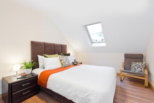 Five Lamps Suites - image 11