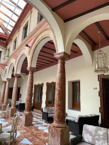 Hotel Santo Domingo Lucena - 편의 시설/서비스