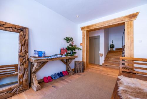 3 bedrooms, 4 beds