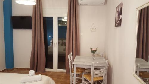 Zoe's Studio - image 7