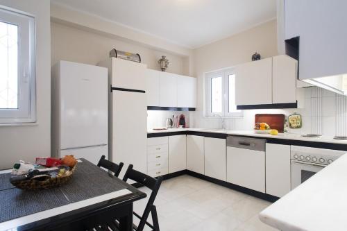 Alexander's Penthouse - image 7