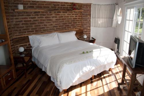 1 king bed, 1 twin bed