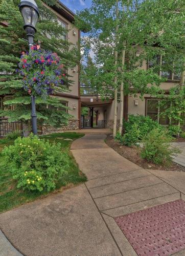 Corral Hideaway - Hot Tub & Steps From Downtown - image 7