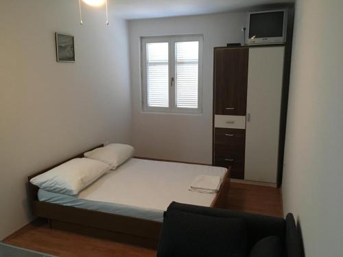 Apartments by the sea Stara Novalja, Pag - 9368