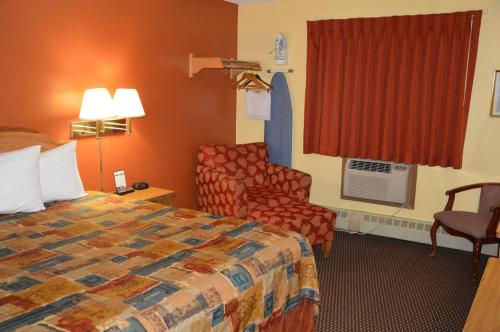 Burnsville Inn & Suites