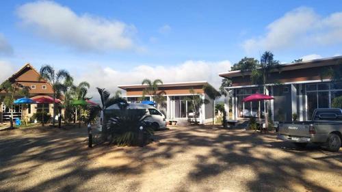 วังผา ชาเล่ต์ รีสอร์ท in Tha Wang Pha