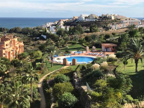 B&B Casares - Penthouse, Casares del Sol, Malaga - Bed and Breakfast Casares