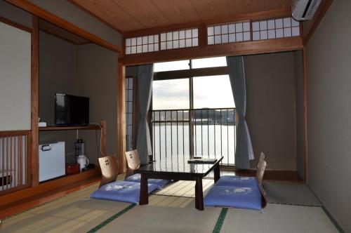 Riverside Hotel Karatsu Castle Ideally located in the Karatsu area, Riverside Hotel Karatsu Castle promises a relaxing and wonderful visit. Both business travelers and tourists can enjoy the propertys facilities and services. Serv