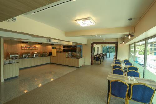 Food and beverages, Hotel Rose Hill near National Races Village