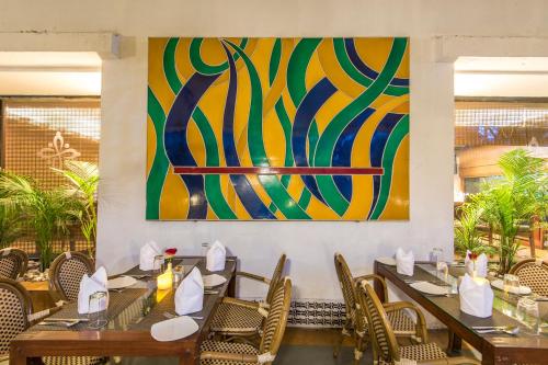 Restaurant, Park Central Comfort e-suites, Pune near Aga Khan Palace