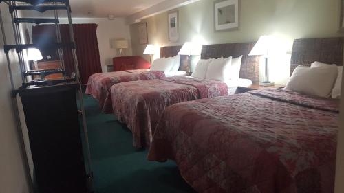 Oyster Bay Inn & Suites